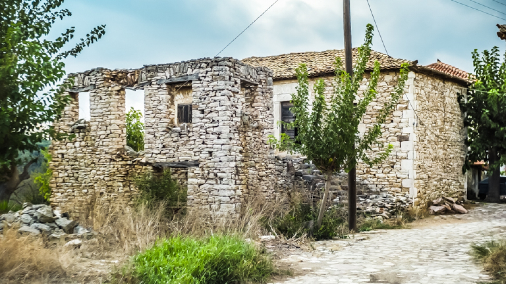 Stoned House and Ruin in Mistraki